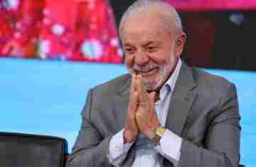  Lula descarta desafiar EUA, mas diz que Brasil não é republiqueta 